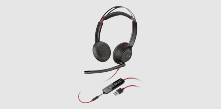 Kabelgebundenes Poly Blackwire 5220 Noise-Cancelling-Stereo-Headset mit Ansicht der Inline-Steuerung und des USB-A-Anschlusses